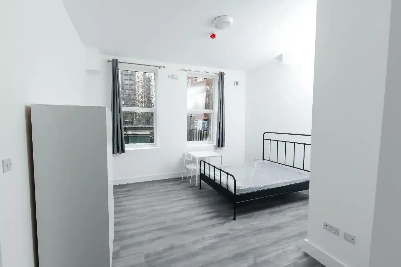 Hackney Conversion — image 1